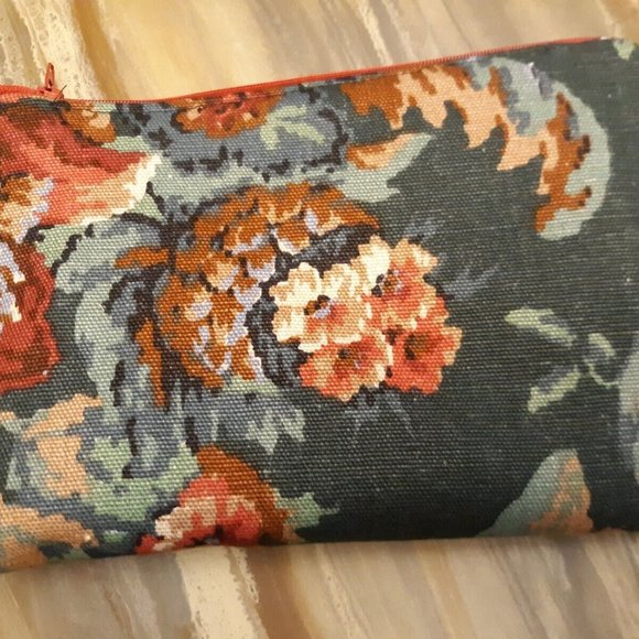 Hand Crafted Make-up Travel Bags Vintage Floral Theme Satin Or Tapestry - Picture 9 of 10